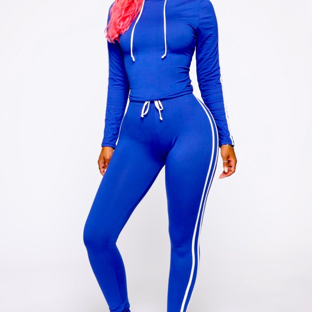 Fashion Nova Tennis Court III Set in Royal Size M